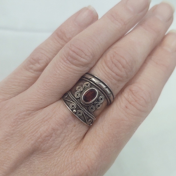 Vintage Designer Bali Sterling Silver Garnet Cigar Band Ring- Size 7 - Picture 7 of 8